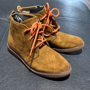 New !!! Never worn!!!!Cole Haan Tan Suede Kids Boots with Orange Laces